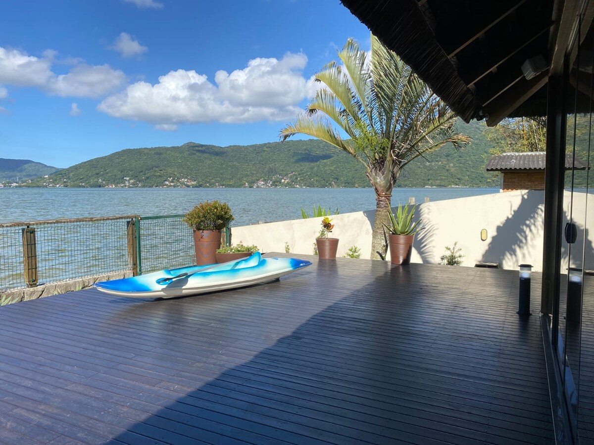 Oka da Lagoa aberta para a Lagoa da Conceição